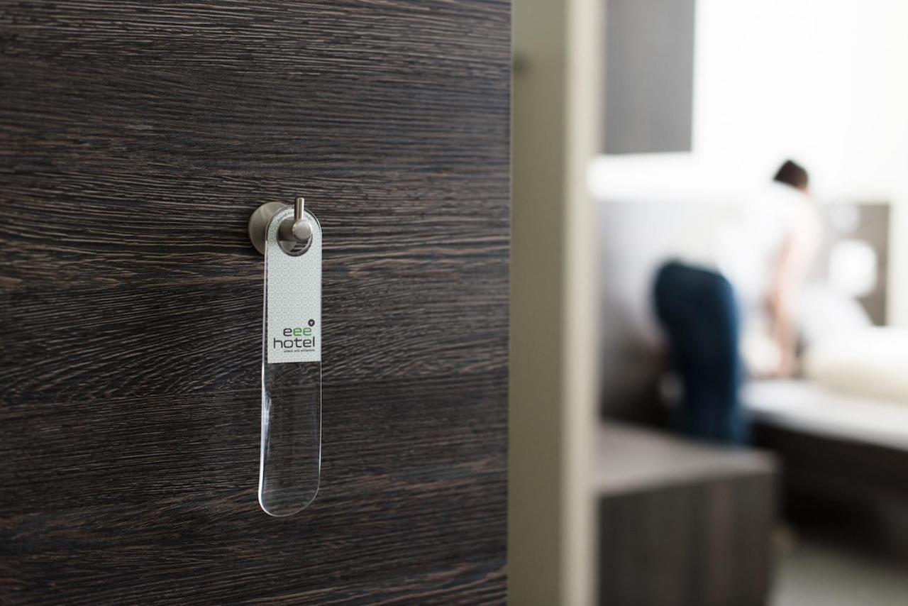 Eee Hotel Траун Экстерьер фото